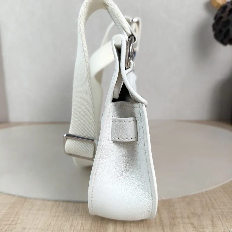 Hermès Crossbody Bag Jypsiere 23 01Blanc White Swift Calfskin Mini 23 × 5 × 17 cm W — detail view 7 of 11