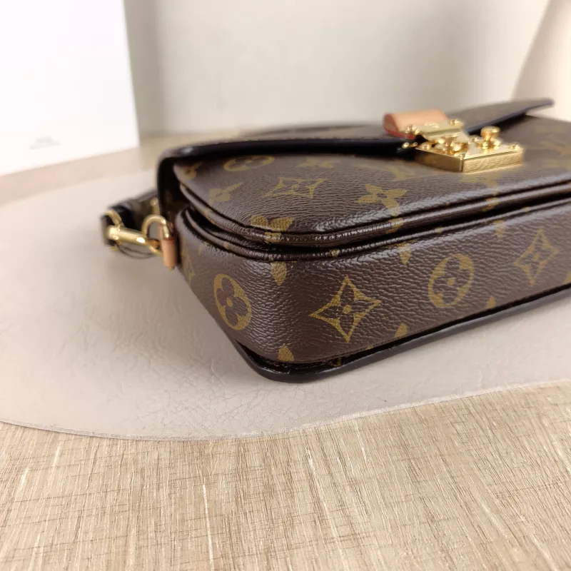 Louis Vuitton Crossbody Bag Pochette Métis East West Monogram PVC Small 21.5 × 6 × 13.5 cm — detail view 3 of 13