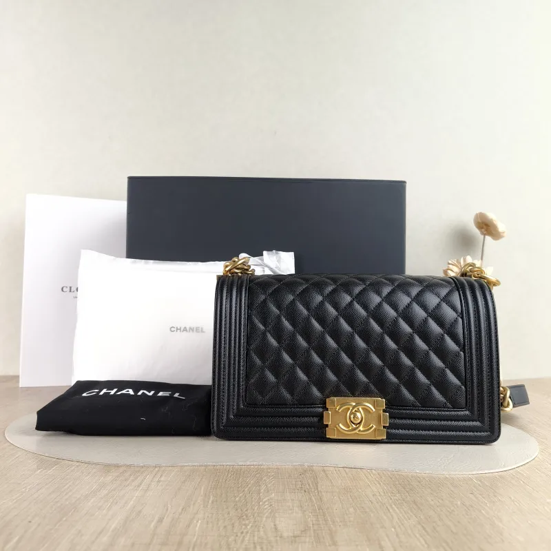 Chanel Crossbody Bag Le Boy​ Black Grained Calfskin Medium 25 × 9 × 15 cm — cover view 3 of 6