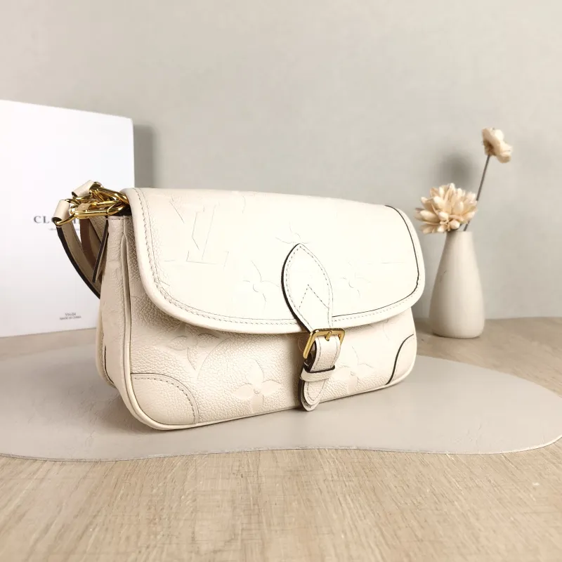Louis Vuitton Crossbody Bag Diane Baguette Bag White Empreinte Embossed Calfskin Small 24 × 9 × 15 cm — cover view 5 of 5