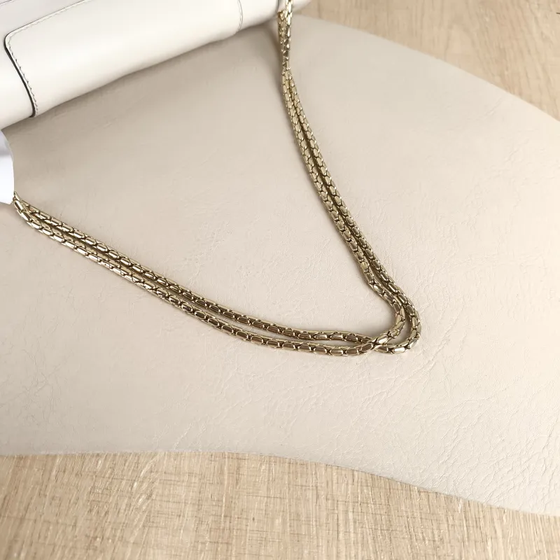 Bvlgari Shoulder Bag Serpenti Forever Collection Crossbody Bag White Calfskin 27.5 × 7.5 × 19 cm — detail view 3 of 12