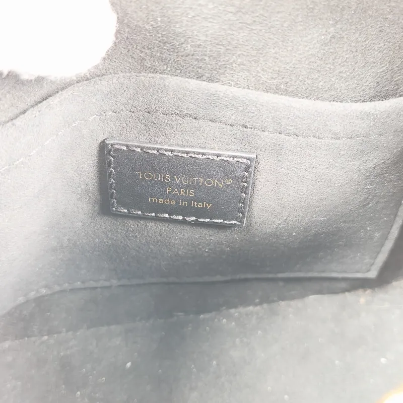 Louis Vuitton Crossbody Bag Speedy Trunk 20 Monogram PVC Small 20.5 × 11 × 13.5 cm — detail view 8 of 14