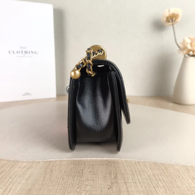 Chanel Crossbody Bag Black Calfskin Small 19 × 8 × 12 cm — detail view 5 of 12