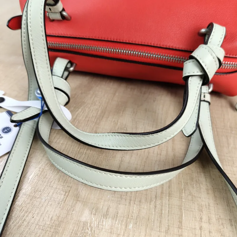 CELINE Crossbody Bag Crossbody Bag Red Calfskin One Size 23.5 × 10 × 23 cm — detail view 8 of 11
