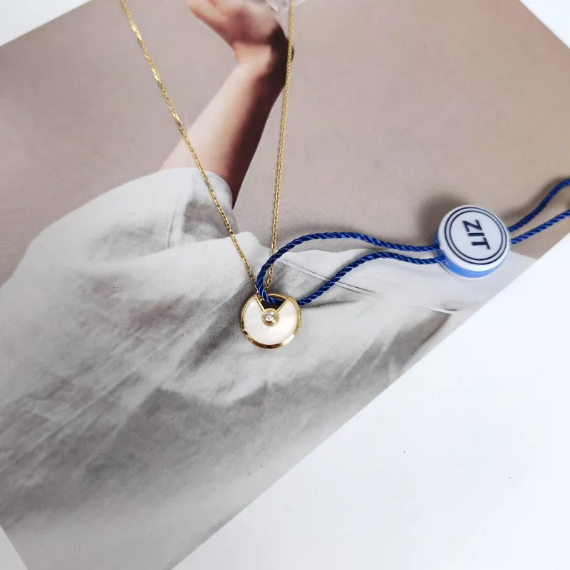 CARTIER Necklace Amulette de Necklace Pearl · White Mother-of-Pearl18KY ellow Gold Small1.2cm 40cm Small — cover view 4 of 8