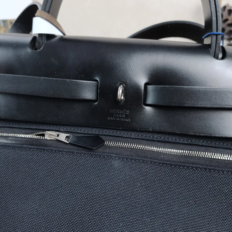 Hermès Shoulder Bag Herbag 31Black Canvas Canvas Berliner Medium31 × 10 × 25 cm — detail view 13 of 15
