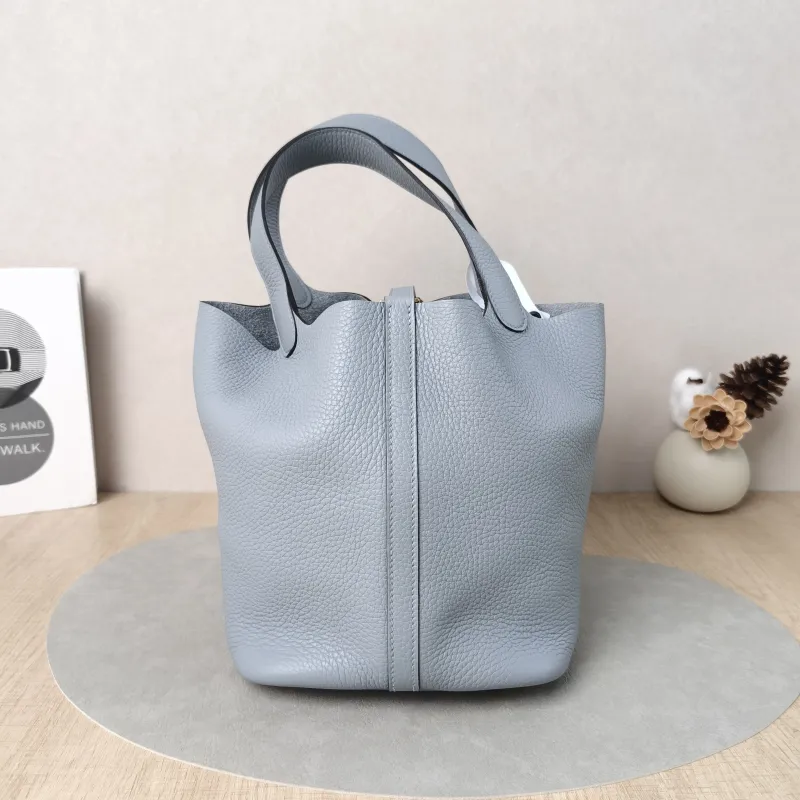 Hermès Top Handle Bag Picotin Lock 22 22 Taurillon Clemence TC Calfskin Medium 22 × 17 × 21 cm W — cover view 3 of 6