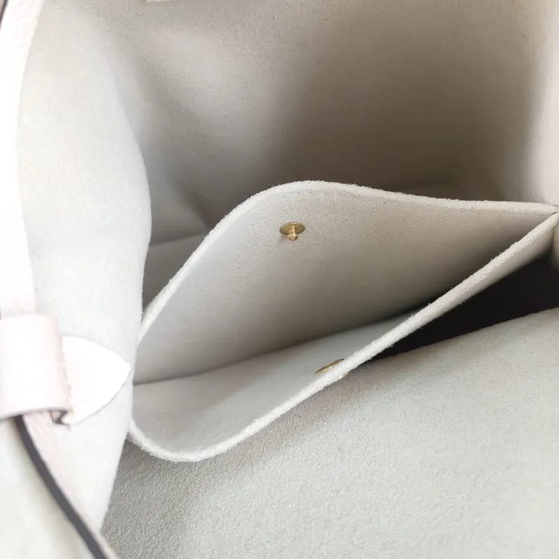 Louis Vuitton Crossbody Bag NÉONOÉ Bucket Bag BB Monogram Empreinte Embossed Calfskin BB 20 × 13 × 20 cm Conditioned — detail view 11 of 11
