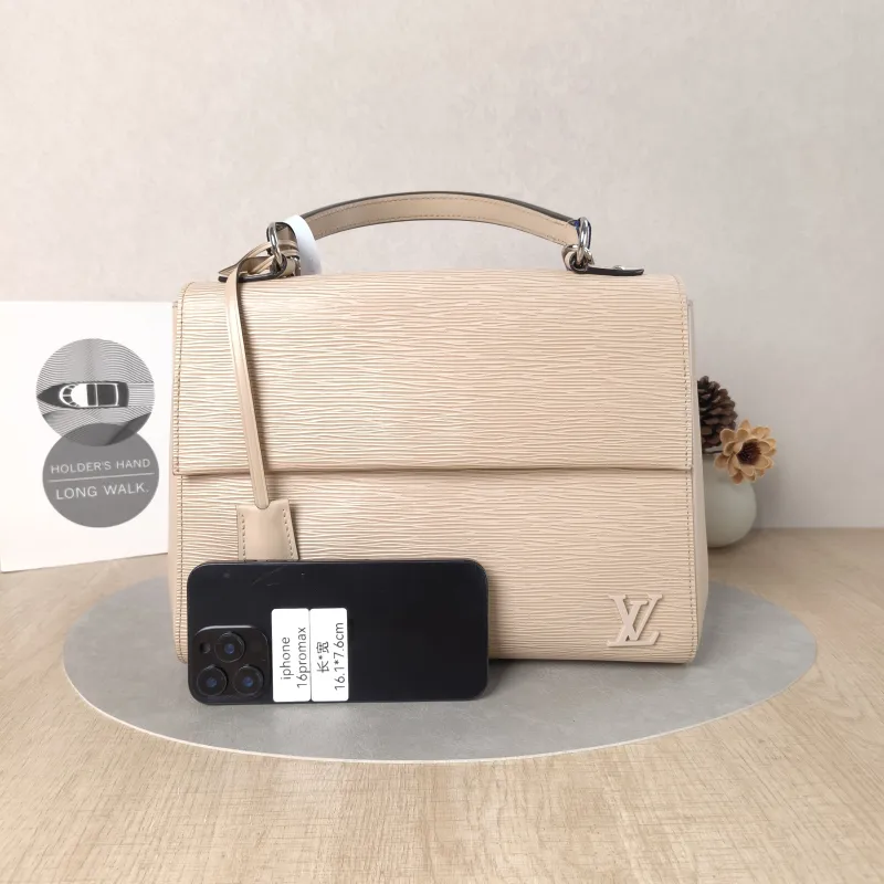 Louis Vuitton Shoulder Bag CLUNY Beige PVC Medium32 × 12 × 22.5 cm — cover view 2 of 5
