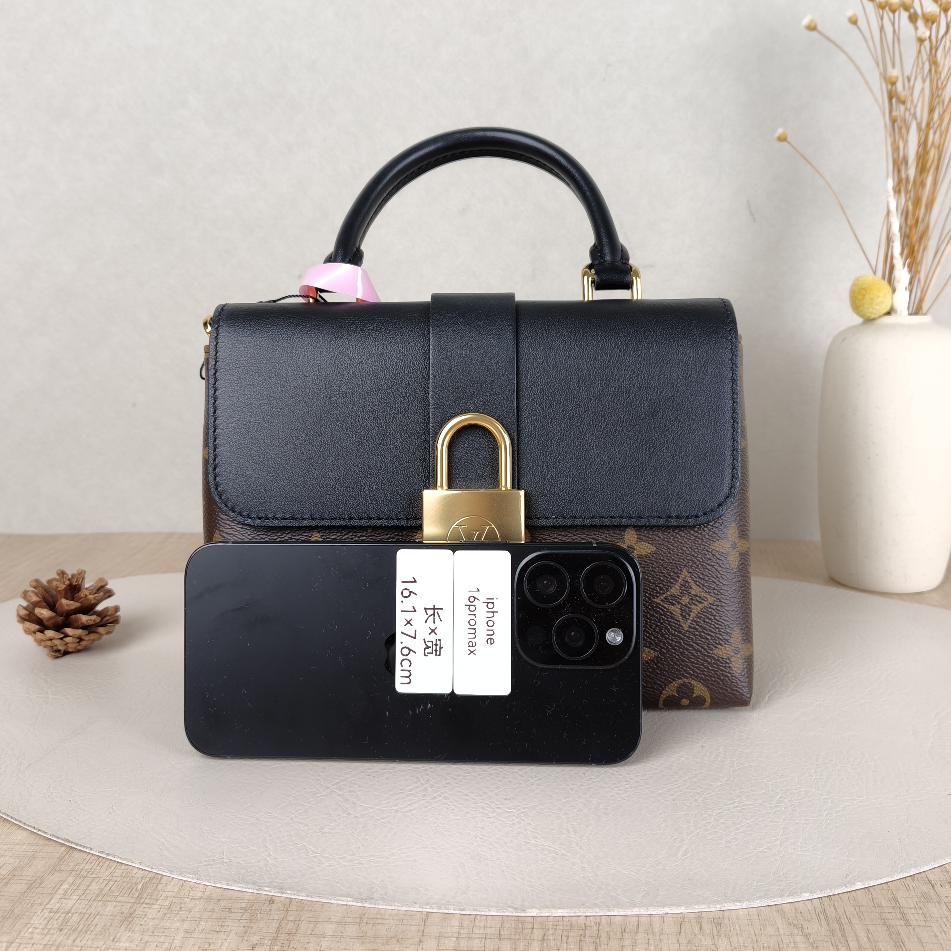 Louis Vuitton Crossbody Bag Locky BB Black PVCBB20 × 7.5 × 16 cm — cover view 5 of 5