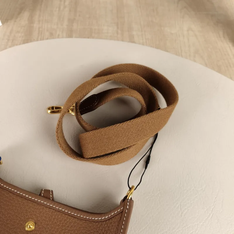 Hermès Crossbody Bag Evelyne Mini 16 Mini 16 Clemence Taurillon TC Calfskinmini17 × 5.5 × 18 cm — detail view 1 of 9