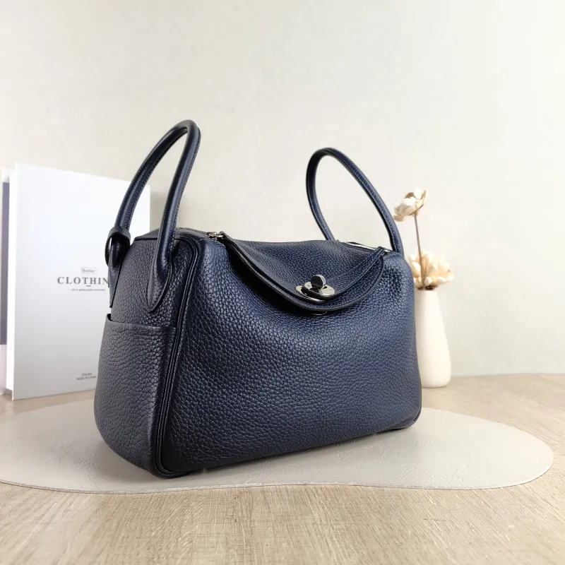 Hermès Crossbody Bag Lindy 26 Navy TC Calfskin Small 26 × 12 × 18 cm A Conditioned — cover view 5 of 6