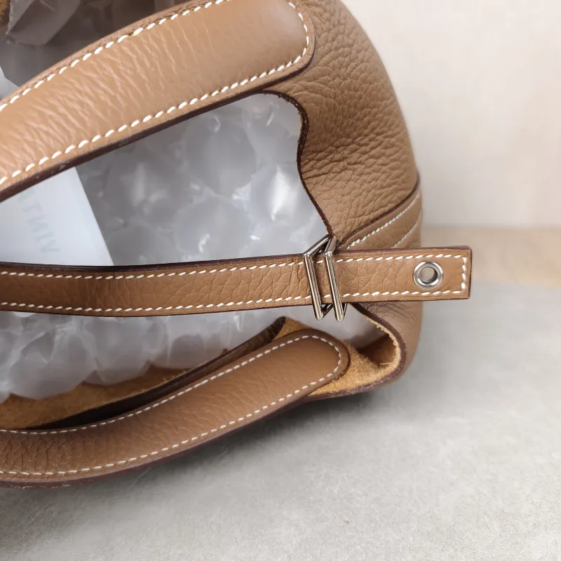 Hermès Top Handle Bag Picotin Lock 18 1837 Brown Taurillon Clemence TC Calfskin Small18 × 13 × 18 cm — detail view 10 of 18
