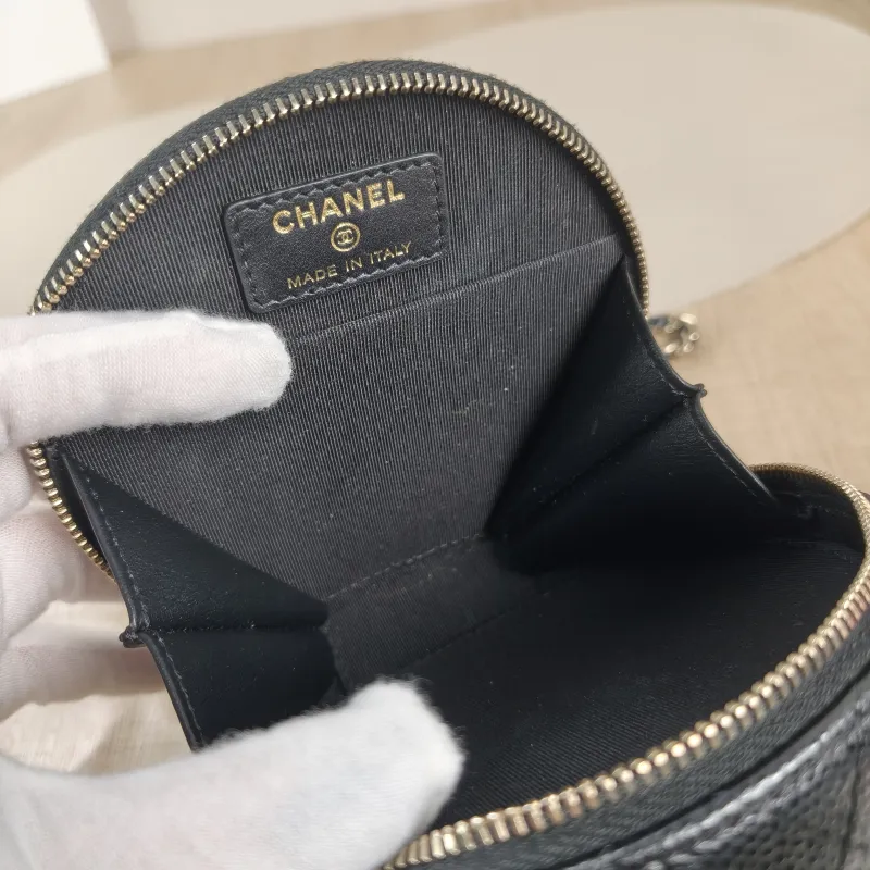 Chanel Crossbody Bag Crossbody Bag Black Grained Calfskin 12 × 5.5 × 11 cm 31 — detail view 10 of 12