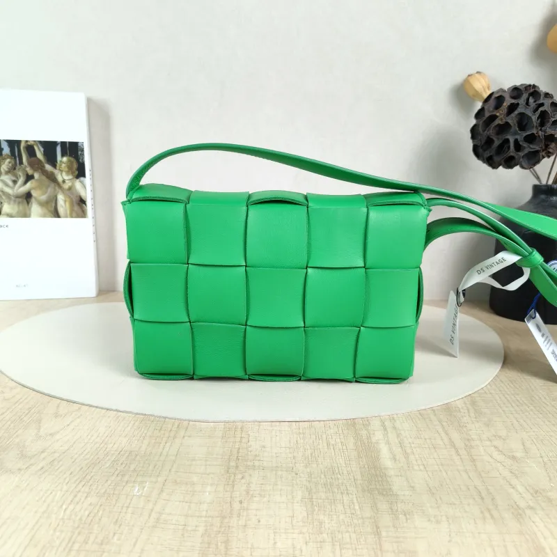 Bottega Veneta Crossbody Bag Cassette Woven Green Lambskin Medium23 × 5 × 15 cm — cover view 2 of 5