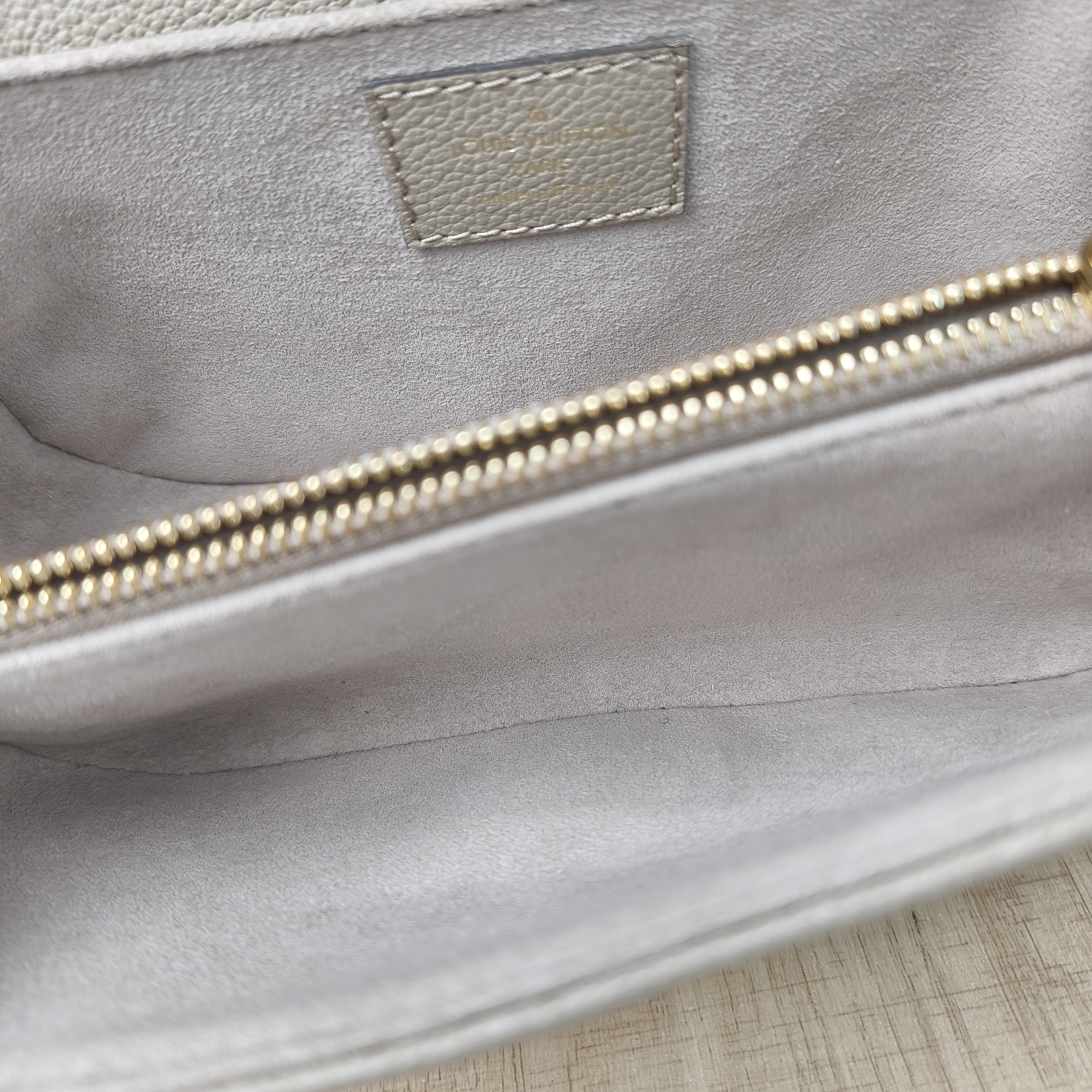 Louis Vuitton Bag Pochette Métis East West Empreinte Monogram 21.5*6*13.5 detail 13