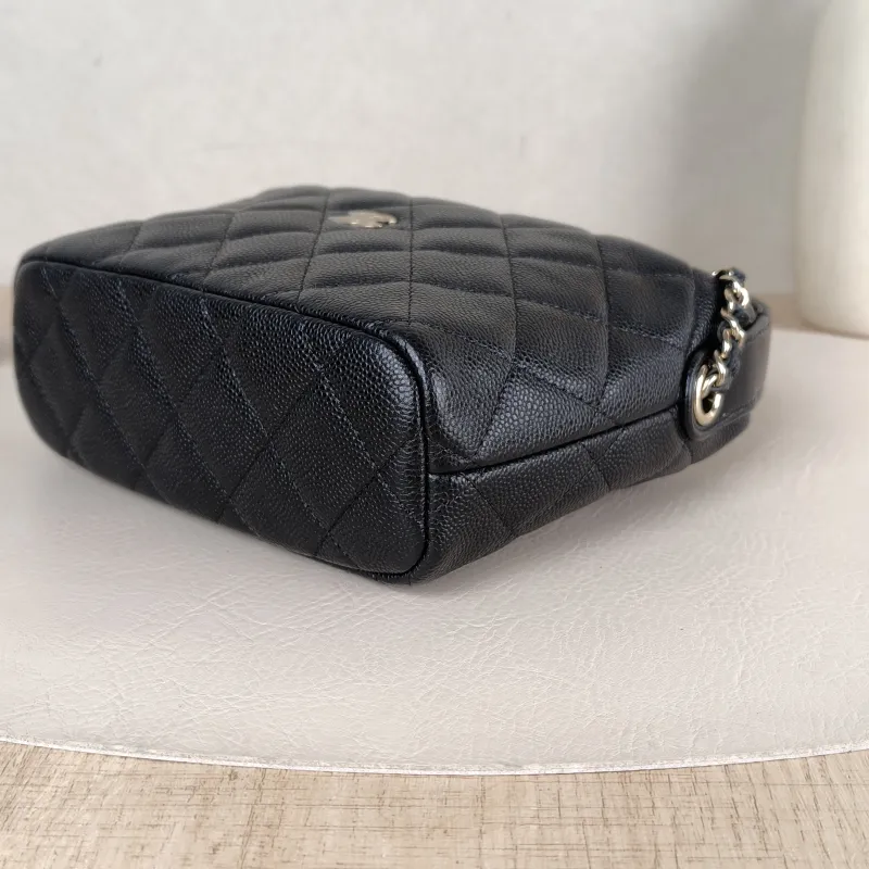 Chanel Crossbody Bag Crossbody Bag Black Grained Calfskin One Size21.5 × 7.5 × 19 cm — detail view 5 of 15