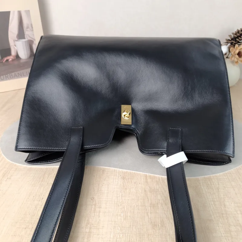 CELINE Shoulder Bag Cabas 16 Tote Bag Black Calfskin Large 37 × 14 × 26 cm — detail view 9 of 13