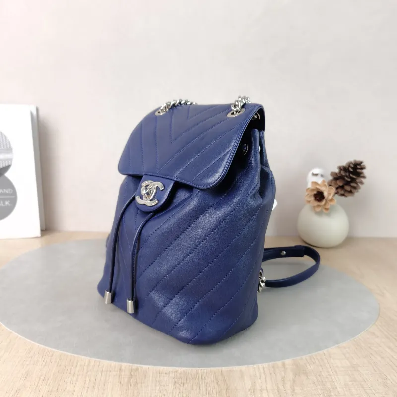 Chanel Backpackv Backpack Navy Lambskin Small18 × 11 × 23 cm — cover view 4 of 5