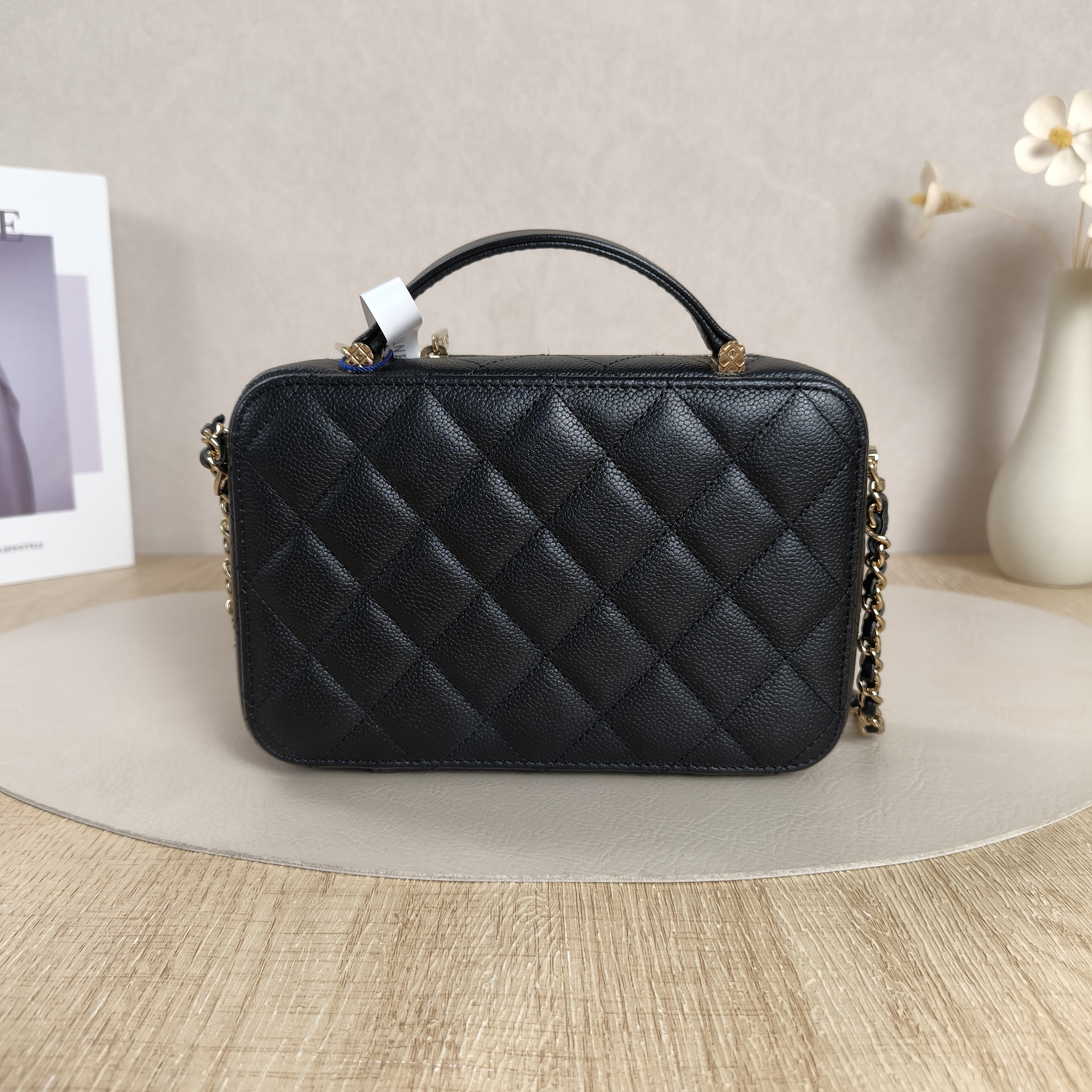 Chanel Pre-Owned Bag · DS60600008 — cover view 2 of 11