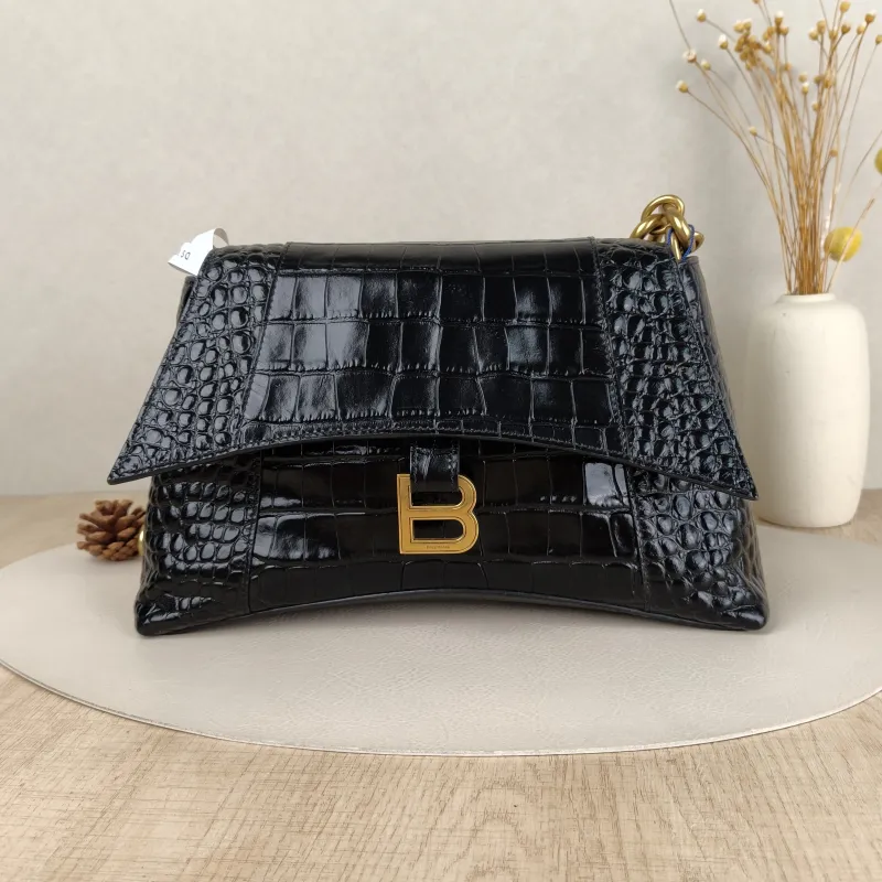 BALENCIAGA Shoulder Bag DOWNTOWN Black Calfskin Small30 × 10 × 17.5 cm