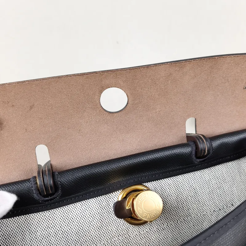 Hermès Crossbody Bag Herbag 31 Black Canvas Calfskin Medium 30.5 × 11 × 25.5 cm Z — detail view 17 of 17