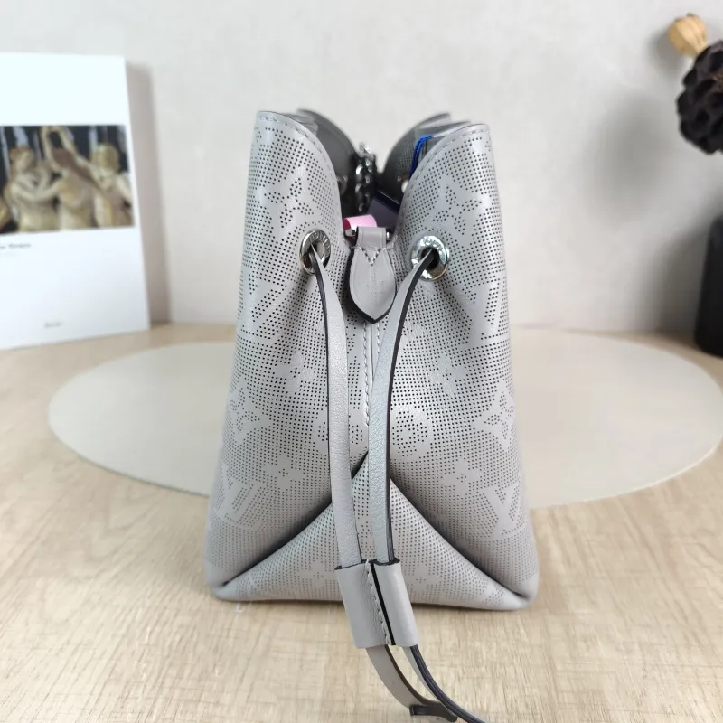Louis Vuitton Crossbody Bag BELLA Grey Calfskin One Size 22 × 14 × 19 cm — detail view 11 of 12