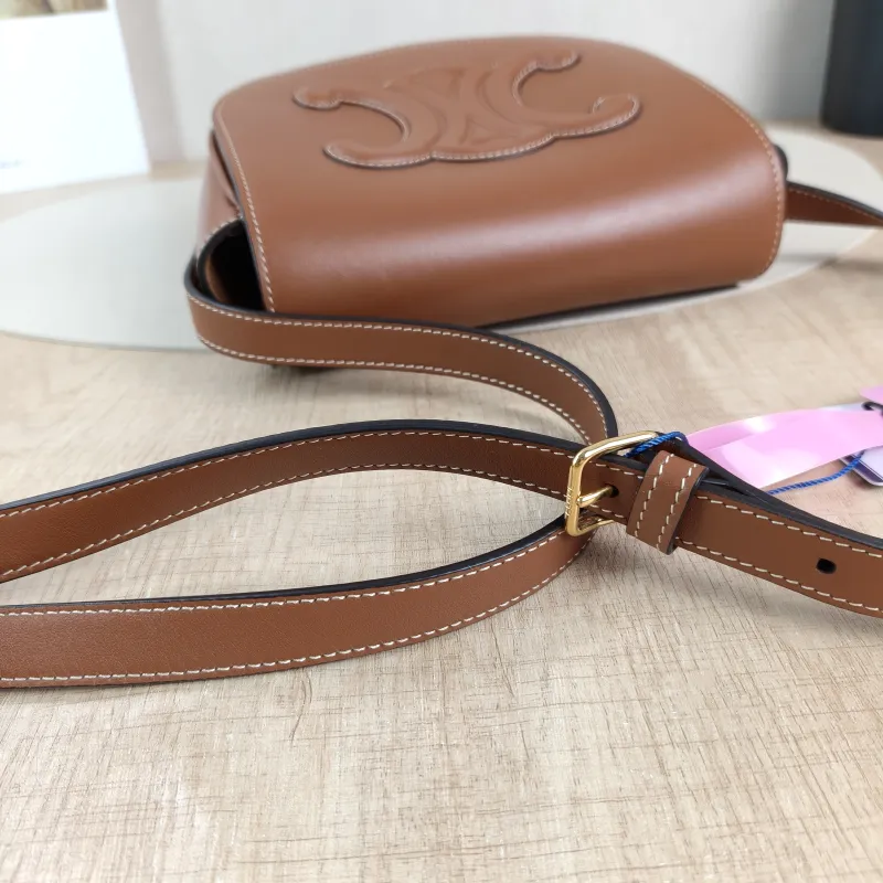 CELINE Crossbody Bag FOLCO TRIOMPHE Caramel Calfskin One Size 18.5 × 7 × 15 cm — detail view 6 of 13
