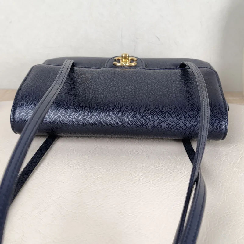 Chanel Shoulder Bag 26p preppy coco Navy Grained Calfskin Small 22 × 7 × 15 cm — detail view 10 of 12