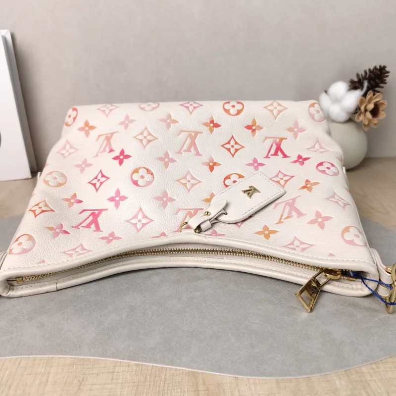 Louis Vuitton Crossbody Bag Carryall Calfskin Small 29.5 × 12 × 24 cm — detail view 3 of 11