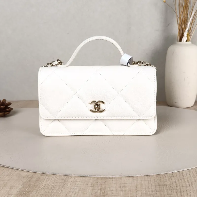 Chanel Crossbody Bag woc White Grained Calfskin 19.2 × 6 × 10.5 cm