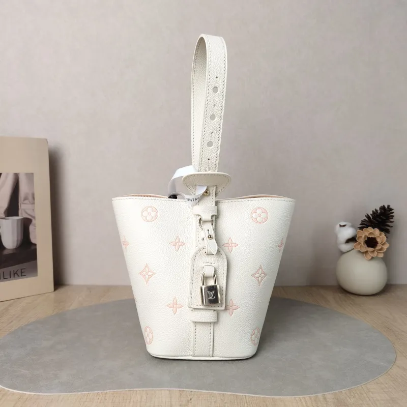 Louis Vuitton Top Handle Bag ALL IN BB White · Pink Calfskin BB 16 × 12 × 18 cm