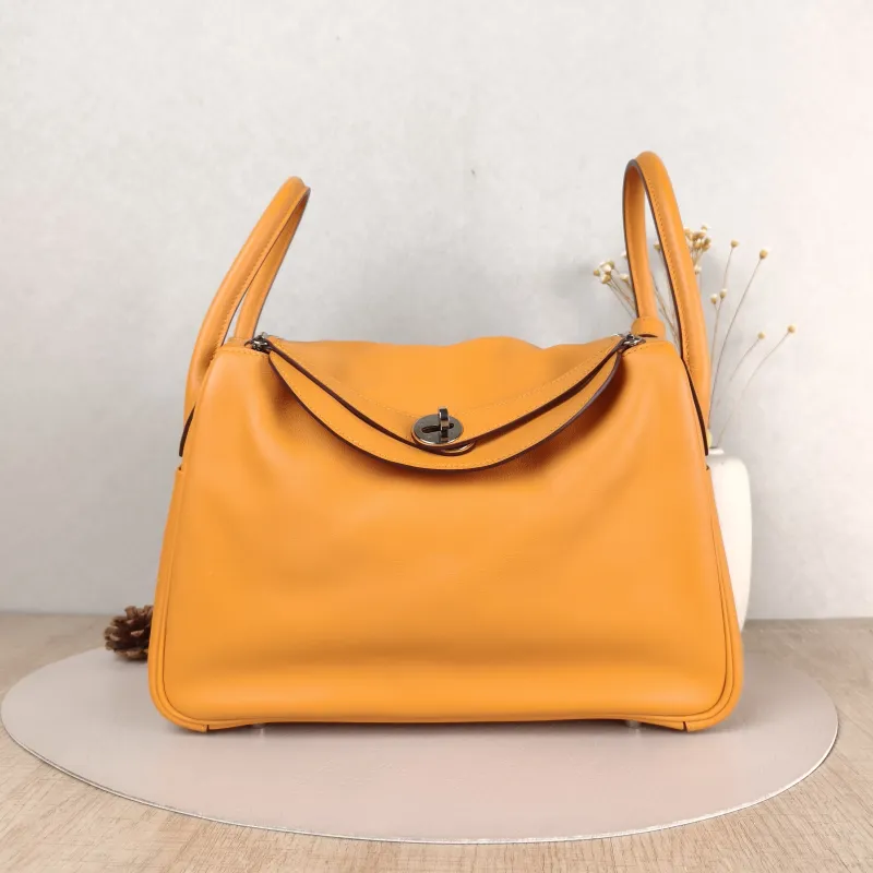 Hermès Crossbody Bag Lindy 30 Taurillon Clemence TC Calfskin 30 30 × 15 × 19 cm D