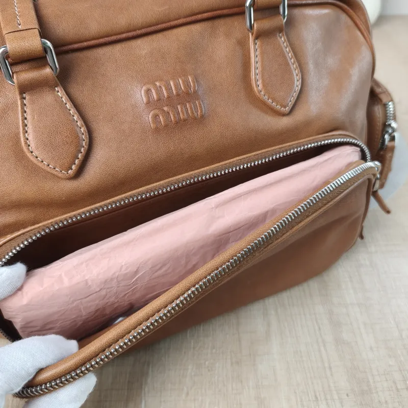 Miumiu Top Handle Bag Pocket Top Handle Bag Caramel SL ambskin One Size 32 × 14 × 22 cm — detail view 11 of 13