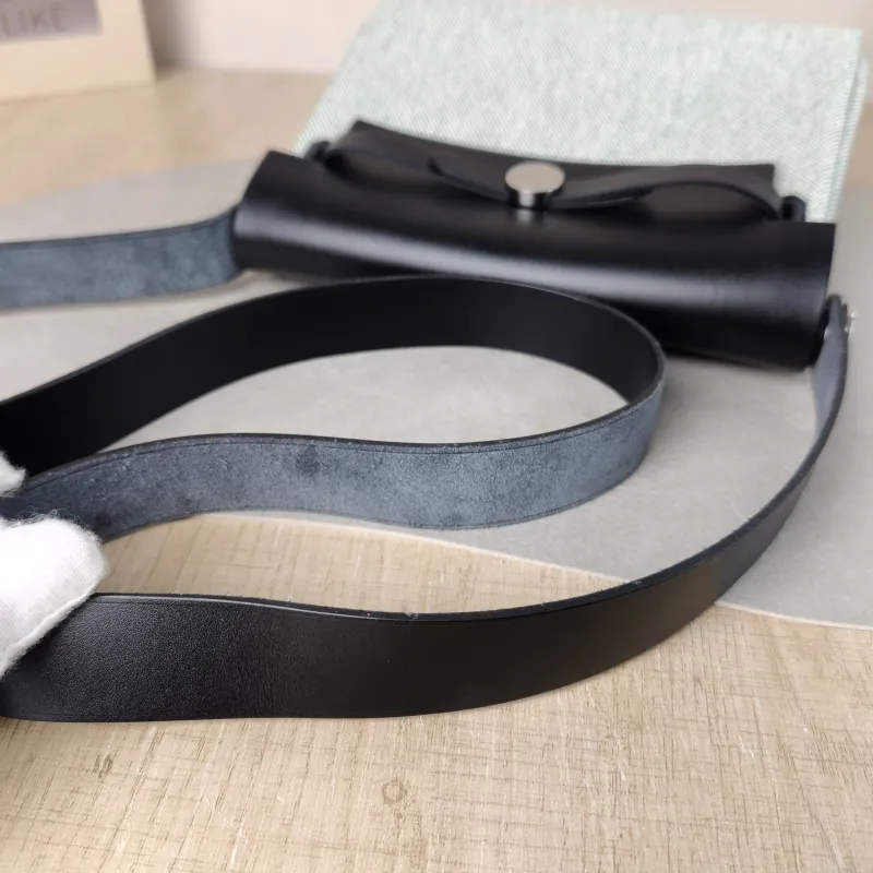 Hermès Crossbody Bag Herbag Zip 20 Beige · Green · Black Calfskin，Canvas Mini 20.5 × 7 × 16.5 cm G — detail view 5 of 12