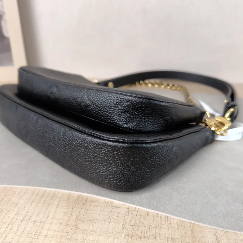 Louis Vuitton Crossbody Bag Multi Pochette Accessoires Black Calfskin Small 25 × 4.5 × 14.5 cm — detail view 9 of 12