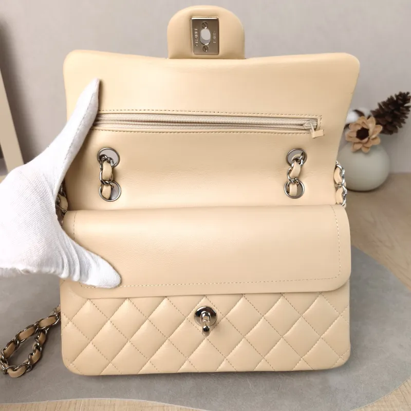 Chanel Crossbody Bag Classic Flap CF Beige Lambskin Small 23 × 6 × 14.5 cm 31 — detail view 1 of 16