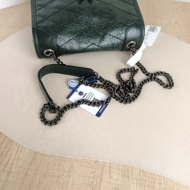 SAINT LAURENT Crossbody Bag Niki Chain Bagwoc Green Calfskin Mini 19 × 5 × 16 cm — detail view 3 of 12