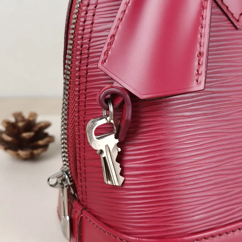 Louis Vuitton Crossbody Bag Alma BB Red Epi Embossed Calfskin BB23.5 × 11.5 × 17.5 cm — detail view 8 of 12