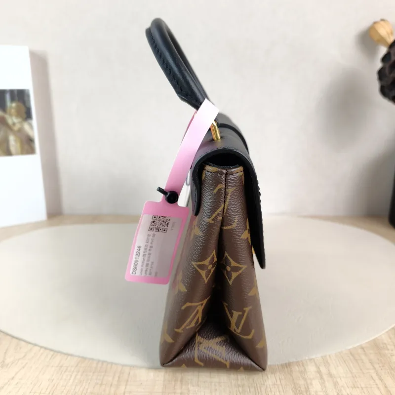 Louis Vuitton Crossbody Bag Locky BB Black PVC BB 20 × 7.5 × 16 cm — detail view 11 of 15
