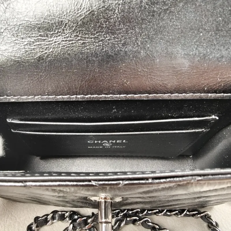 Chanel Crossbody Bag Coco Handle​Black V Calfskin Mini14.5 × 5.5 × 11.5 cm — detail view 17 of 18