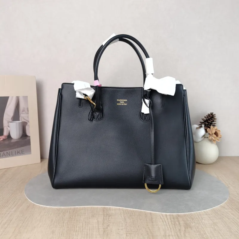 BALENCIAGA Top Handle Bag Hampton Carry All Tote Bag Black Calfskin Small 32 × 16 × 25 cm