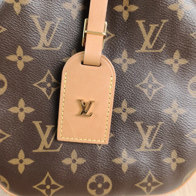 Louis Vuitton Crossbody Bag BOITE CHAPEAU SOUPLE Monogram PVC Large 20 × 8 × 22.5 cm — detail view 7 of 12