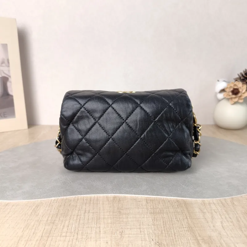 Chanel Crossbody Bag Crossbody Bag Black Lambskin One Size 17.5 × 7 × 9 cm 31 — cover view 3 of 5