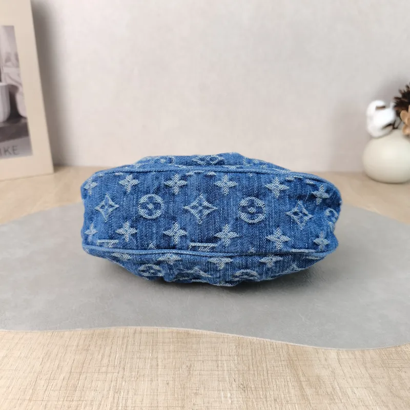 Louis Vuitton Shoulder Bag Pochette Valley Blue One Size 21 × 7 × 15 cm — cover view 5 of 6