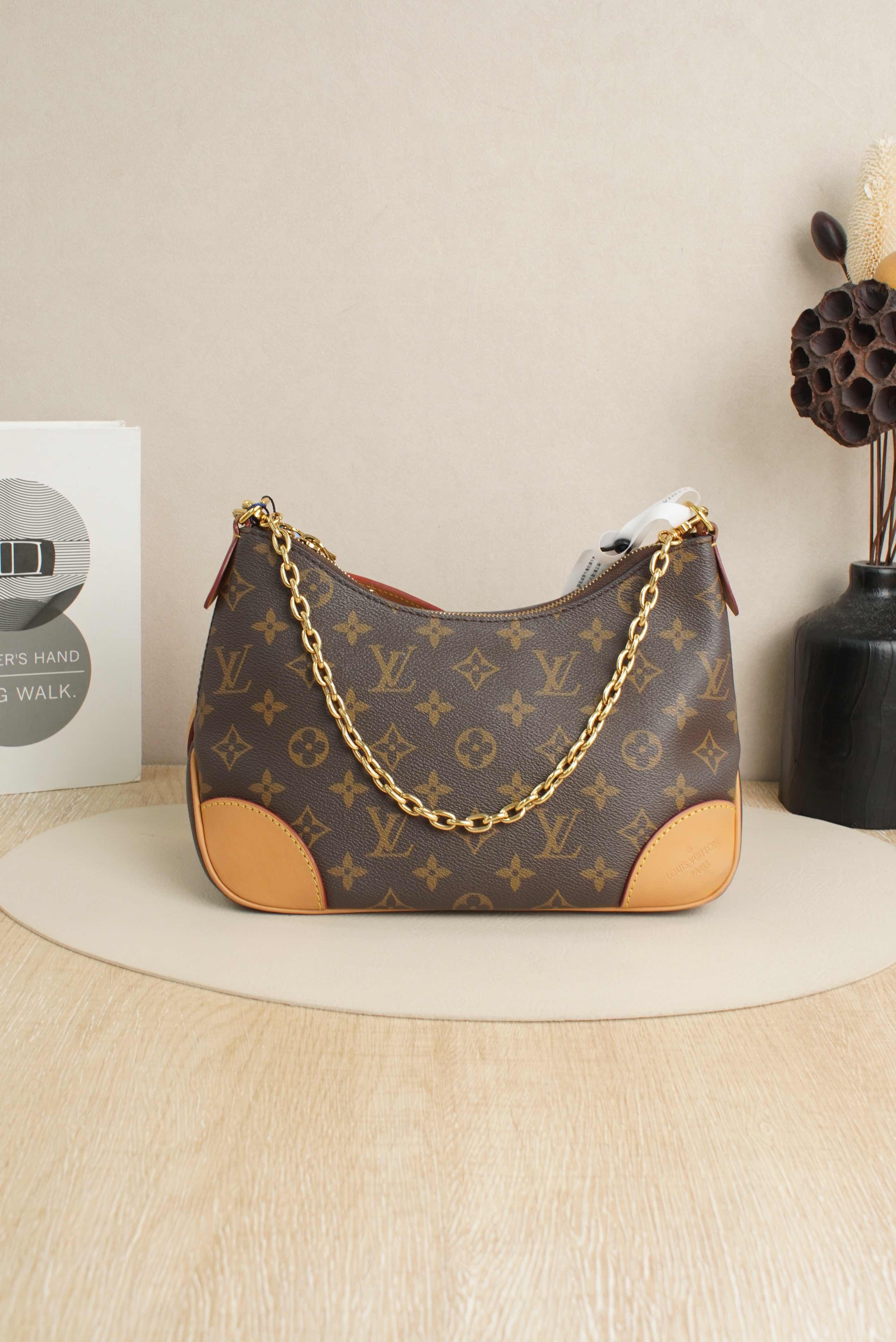 Louis Vuitton Monogram Microchip Edition · Dust Bag Two Straps · 26 × 9.5 × 16 cm