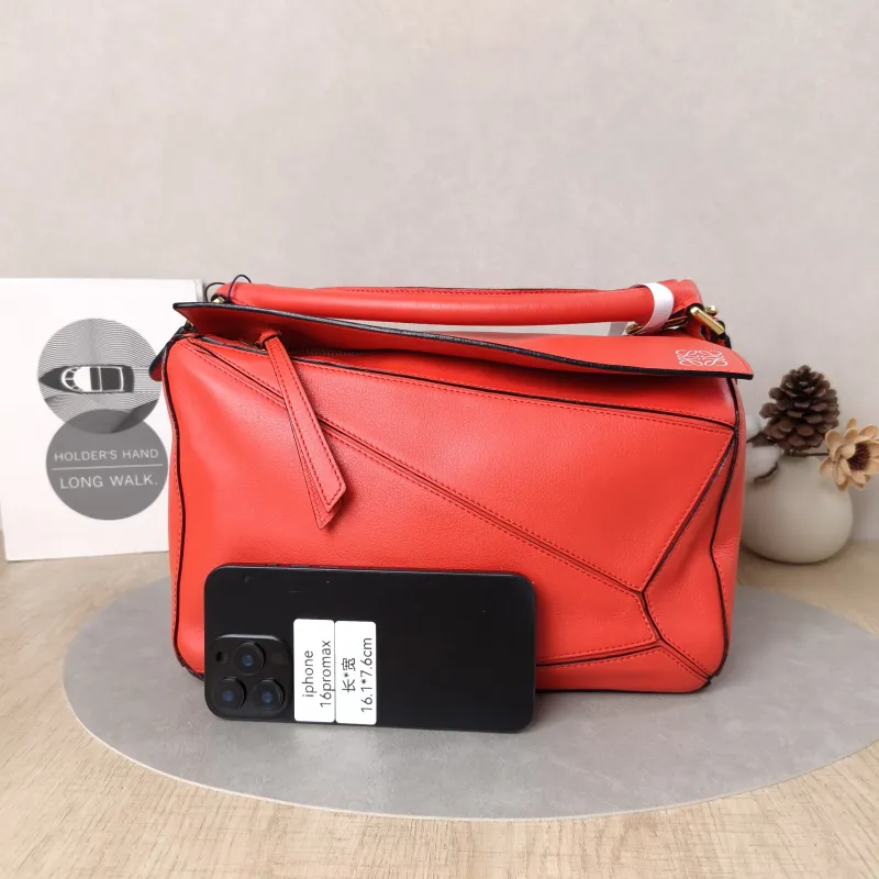 LOEWE Crossbody Bag Puzzle Red Calfskin Medium29 × 14 × 19.5 cm — cover view 3 of 6