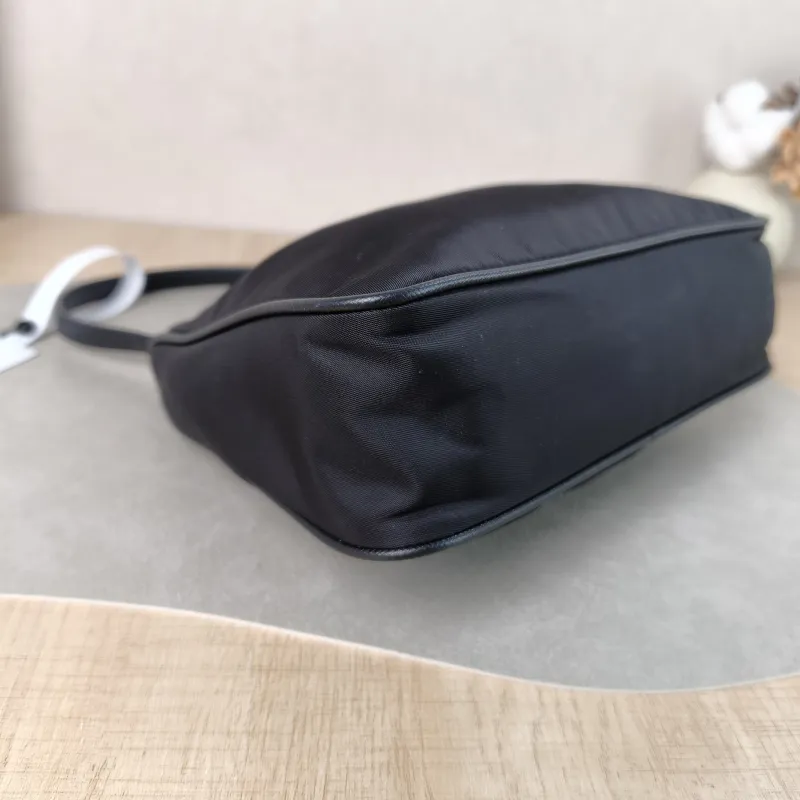PRADA Shoulder Bag Re-Edition 2005 Hobo Black Nylon Mini 22 × 6.5 × 18 cm — detail view 8 of 10