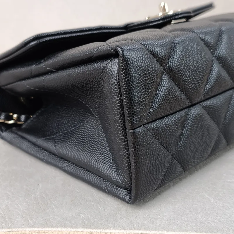 Chanel Crossbody Bag Edition mini Black Grained Calfskin mini 20 × 8 × 12.5 cm — detail view 2 of 15