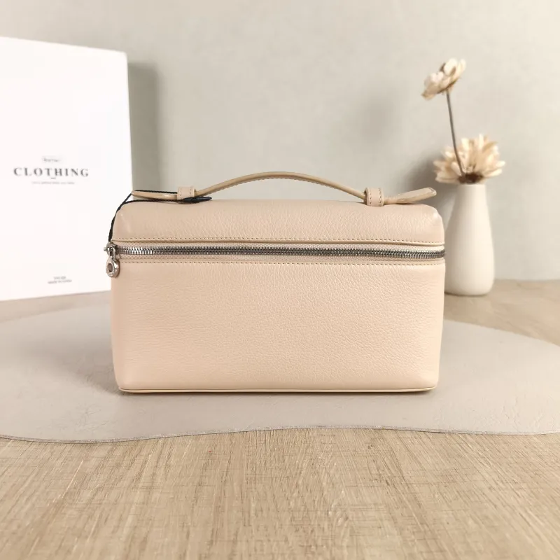 Loro Piana Crossbody Bag Extra Pocket L19 Calfskin One Size 19 × 7 × 11.5 cm